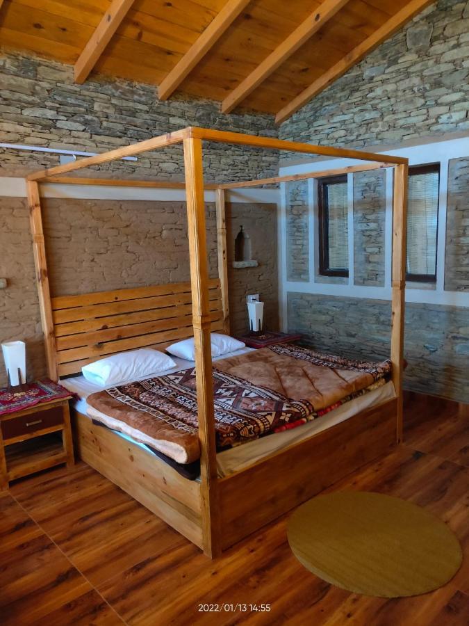 Meraki Huts Pauri Luaran gambar