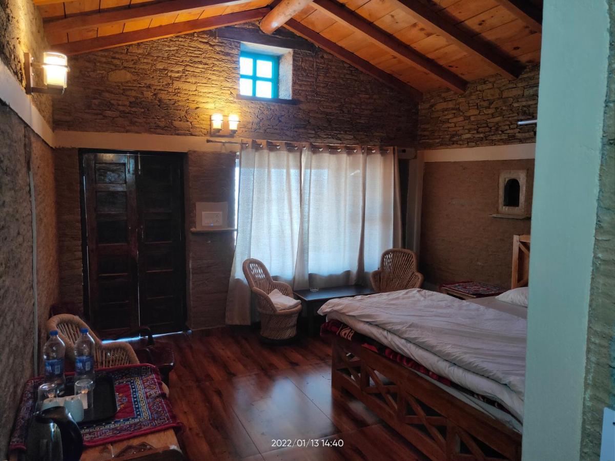 Meraki Huts Pauri Luaran gambar