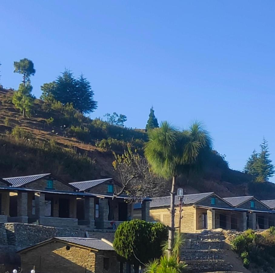 Meraki Huts Pauri Luaran gambar