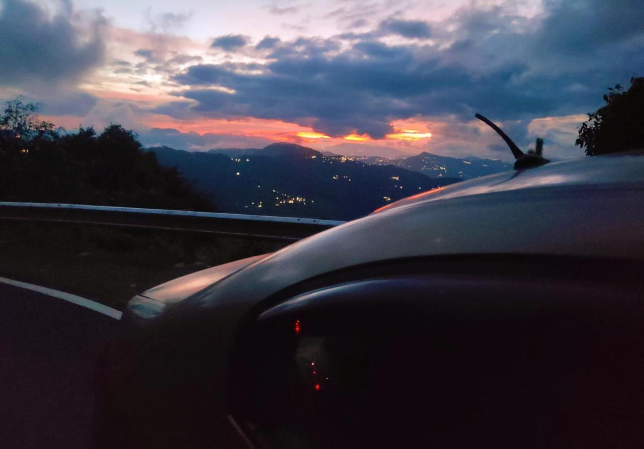 Meraki Huts Pauri Luaran gambar