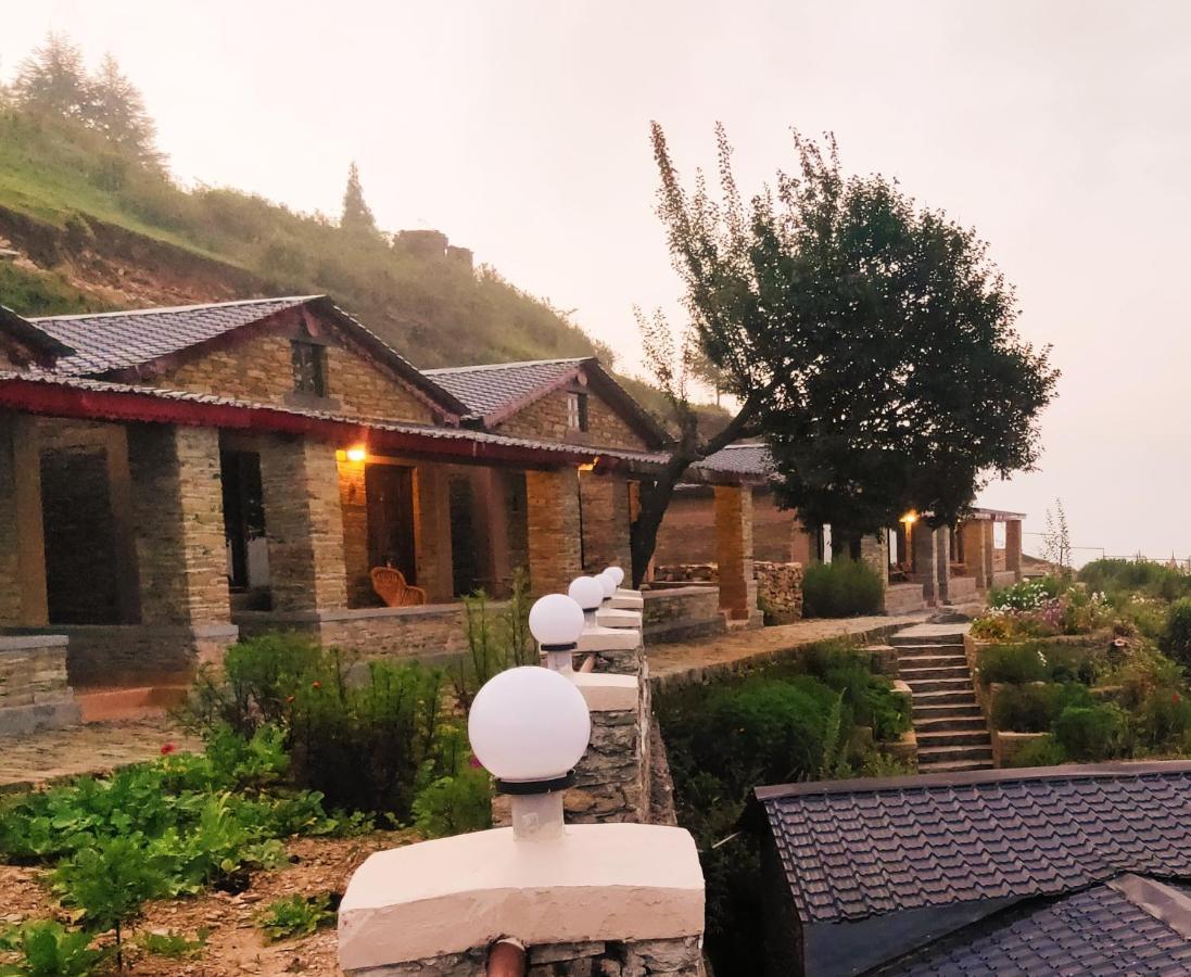 Meraki Huts Pauri Luaran gambar