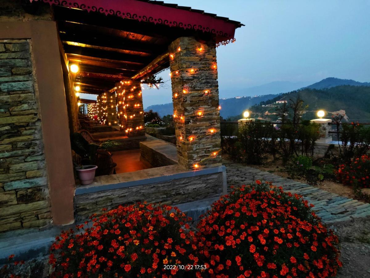 Meraki Huts Pauri Luaran gambar