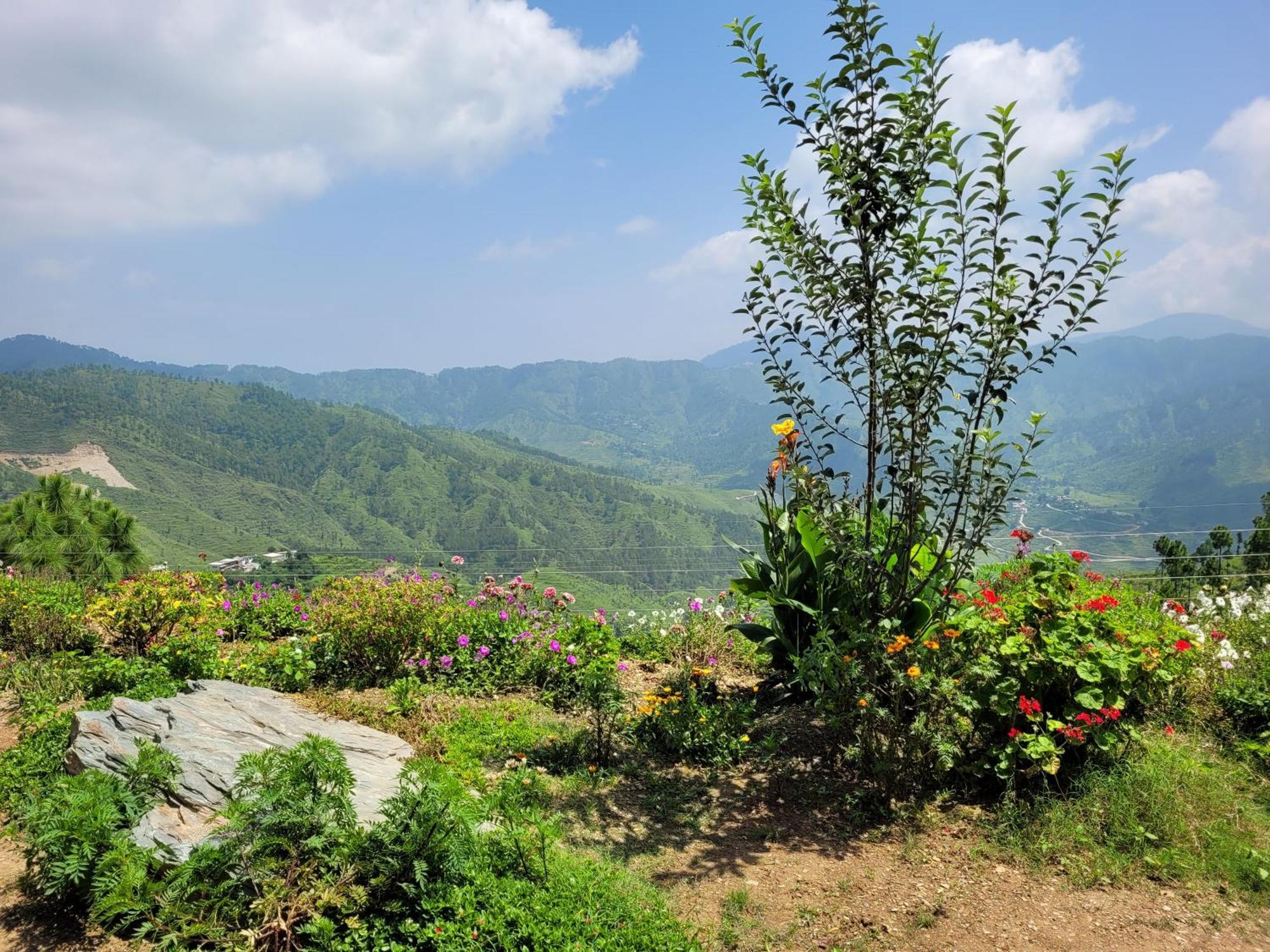 Meraki Huts Pauri Luaran gambar