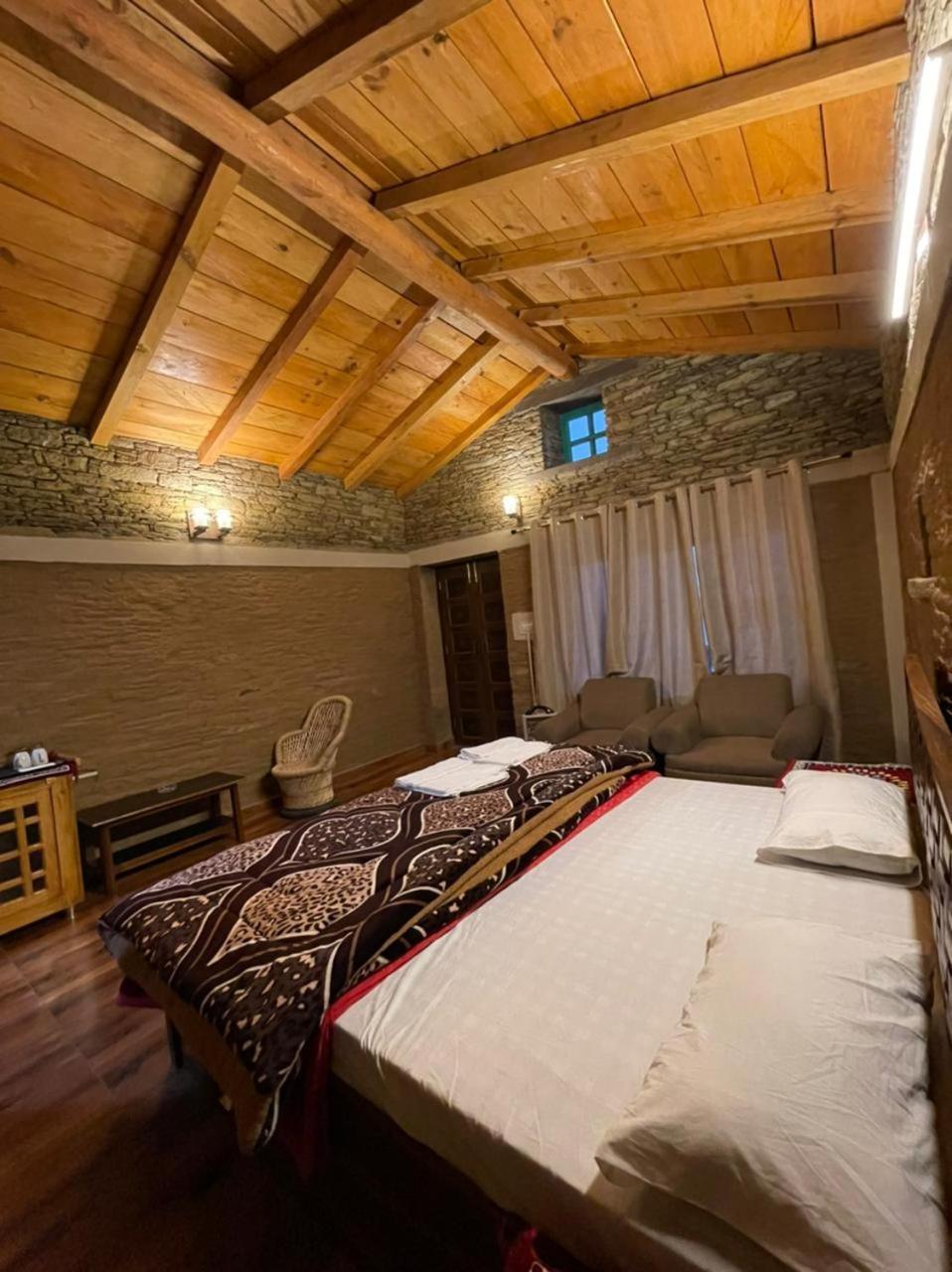 Meraki Huts Pauri Luaran gambar