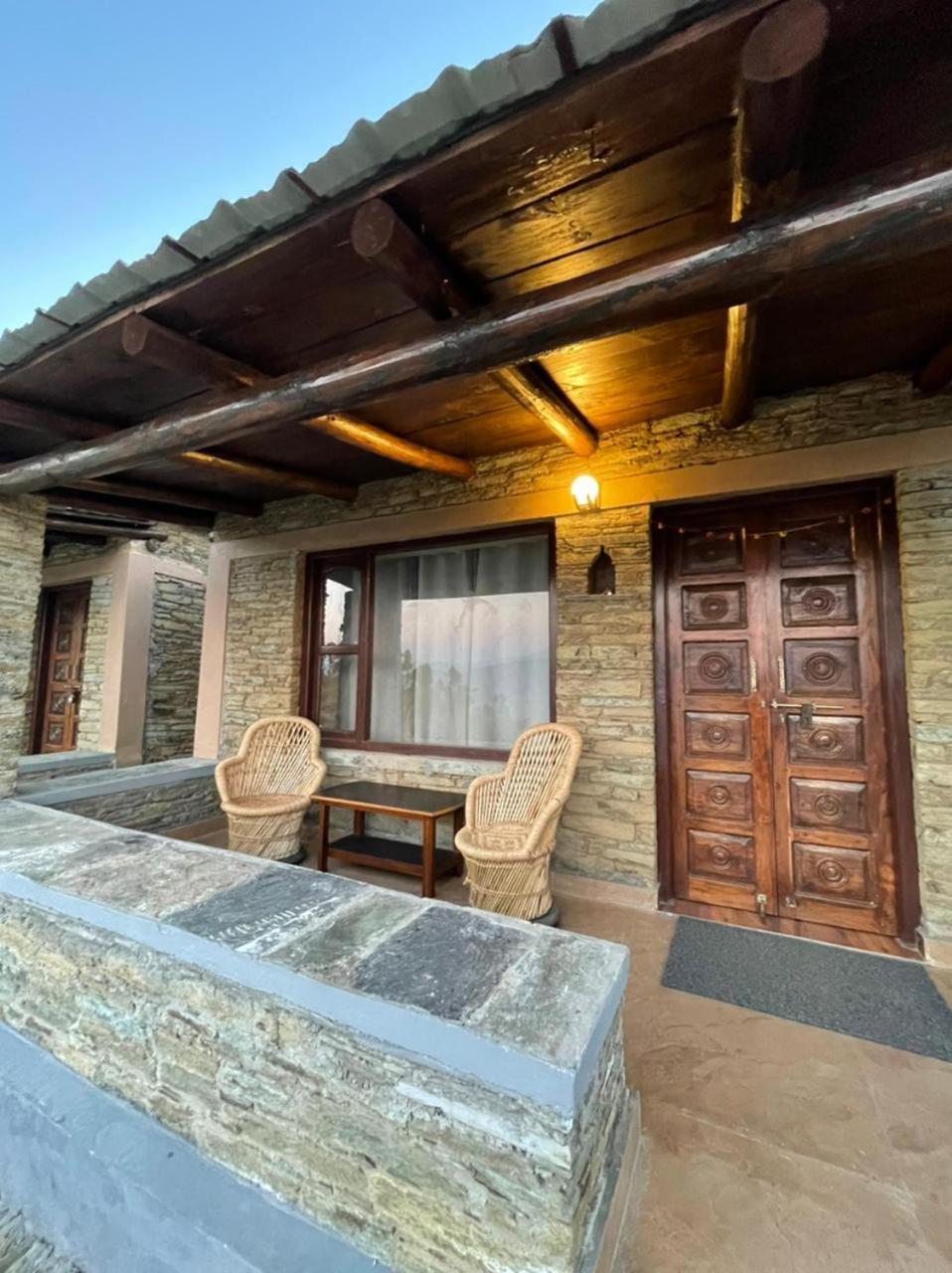 Meraki Huts Pauri Luaran gambar